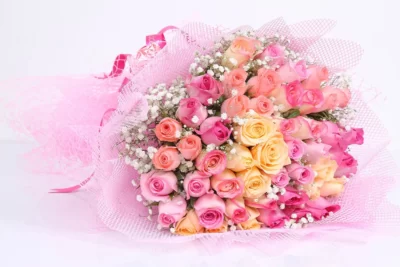 Hand Bunches Mix Colour Roses