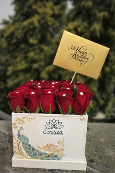 Box Arrangements Cube Box of 25 Red Roses With White Pearl