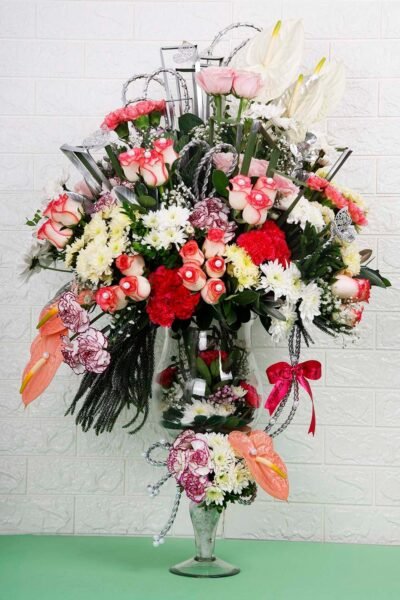 Fresh Flowers Glass vase Of Pink Carnation, Jumilia Roses with Shaded Carnation