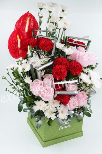 Box Arrangements Box Flower of Red Anthurium & Red Carnation With Sweet Roses