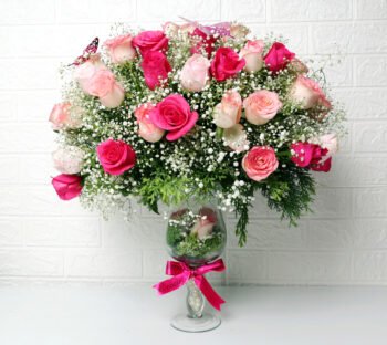 Christmas And New Year Luxury Pink & White Roses Vase – Premium Floral Arrangement